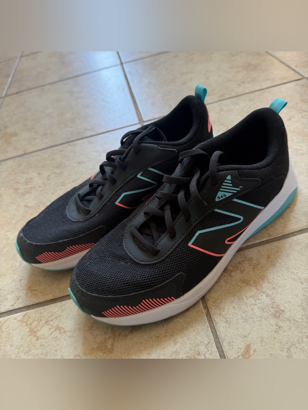 New Balance sneakers big kids girl size 7 shoes running athletic